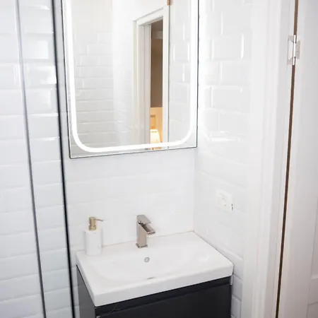 House Apartment *